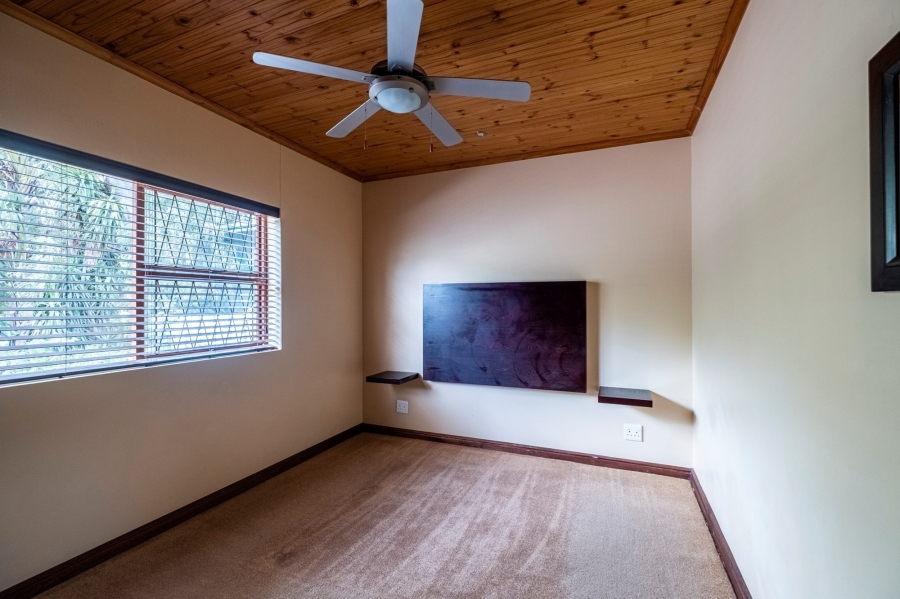 To Let 4 Bedroom Property for Rent in Amsterdamhoek Eastern Cape